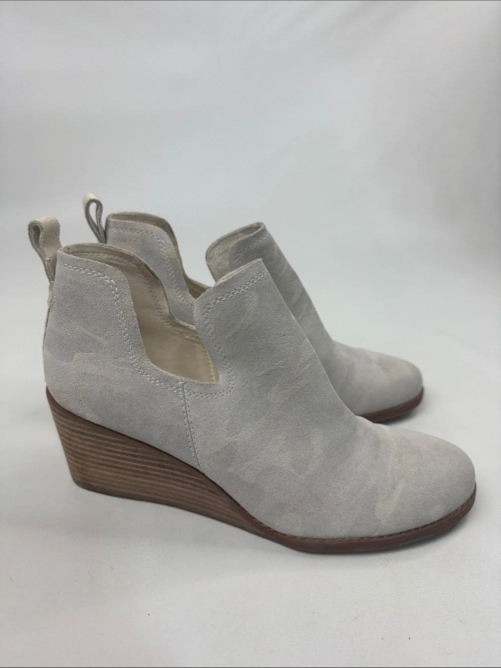 Toms cream light